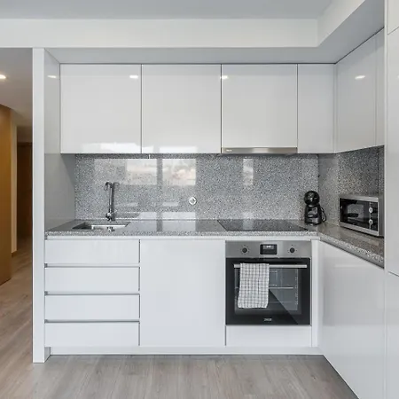 Apartment Guestready - Sleek Monochromatic In Bonfim Porto