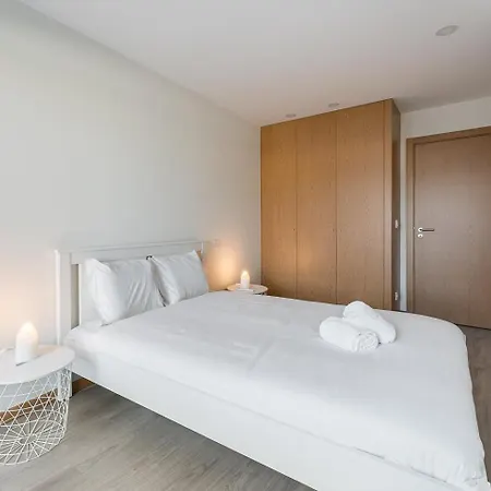 Apartment Guestready - Sleek Monochromatic In Bonfim Porto